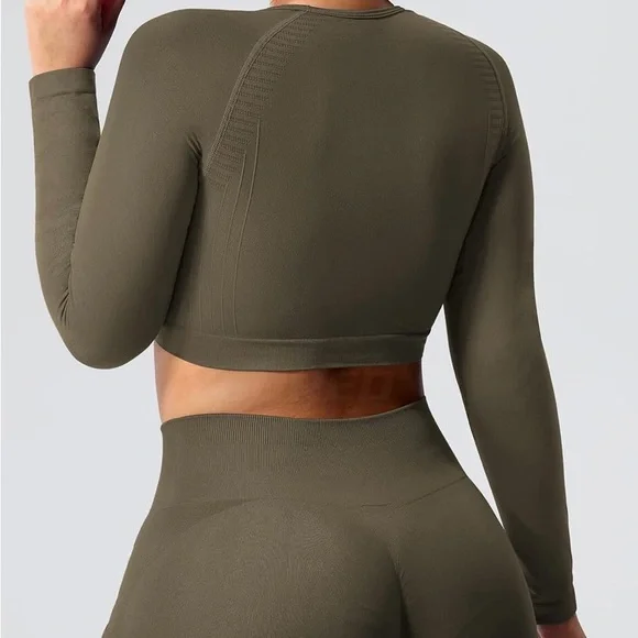 New! Women’s Sexy Cropped Workout Top! - Picture 5 of 5